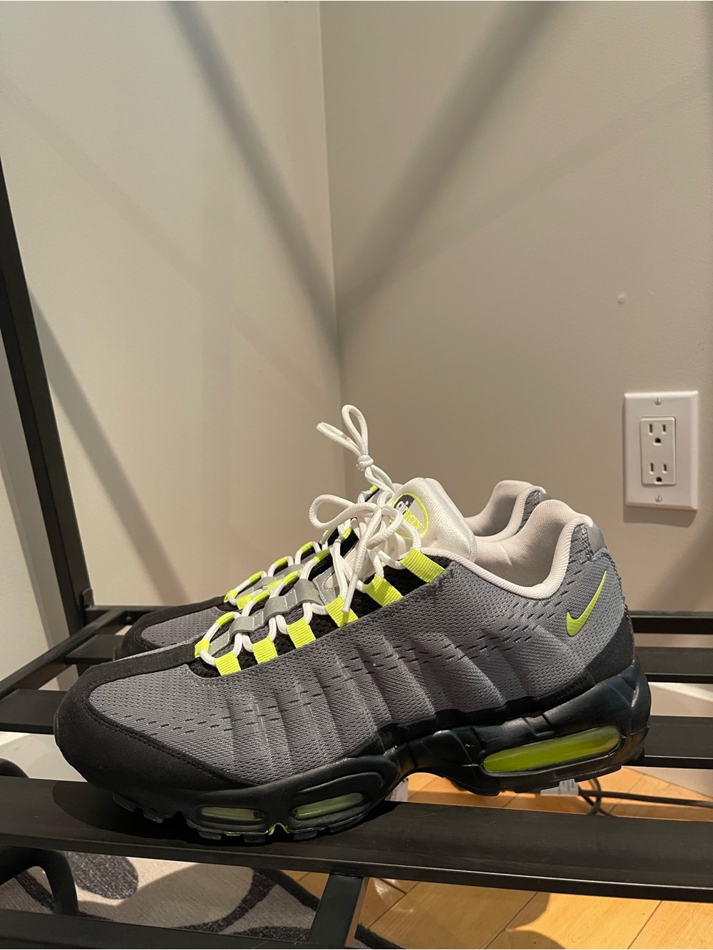 Nike Men’s Air Max 95 EM ‘Cool Grey/Volt’ Sneakers